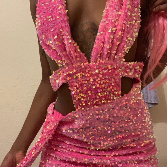 FASHION NOVA BIRTHDAY DRESS - Picture 2 of 2